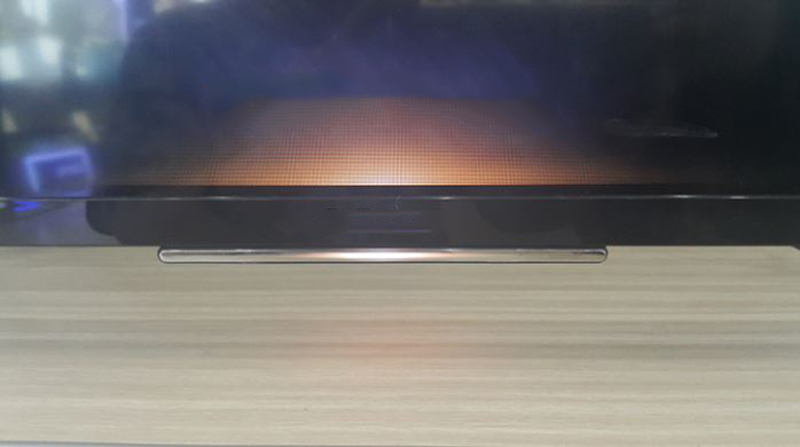 tivi Panasonic báo đèn vàng